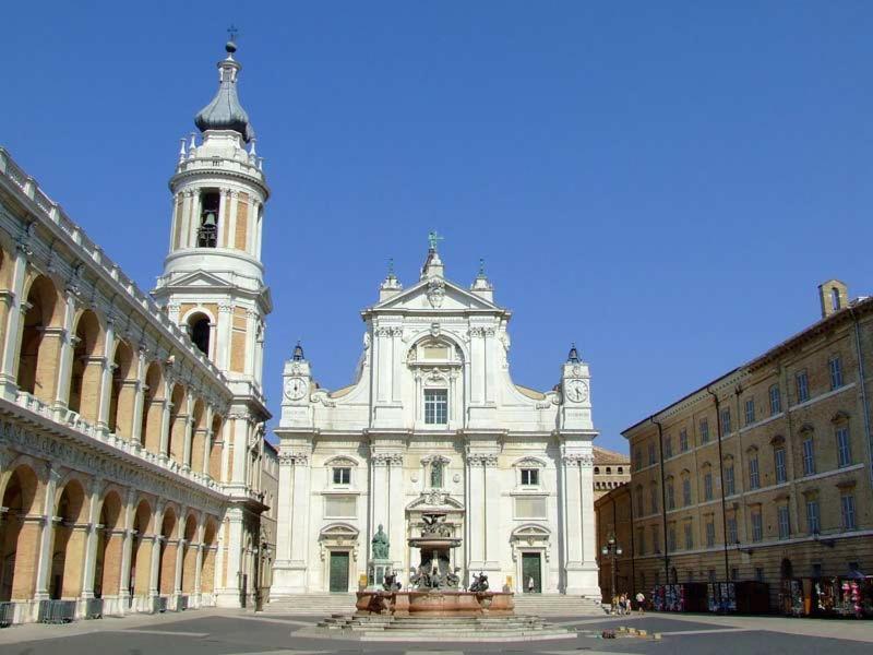 B&B Del Corso Лорето Екстериор снимка