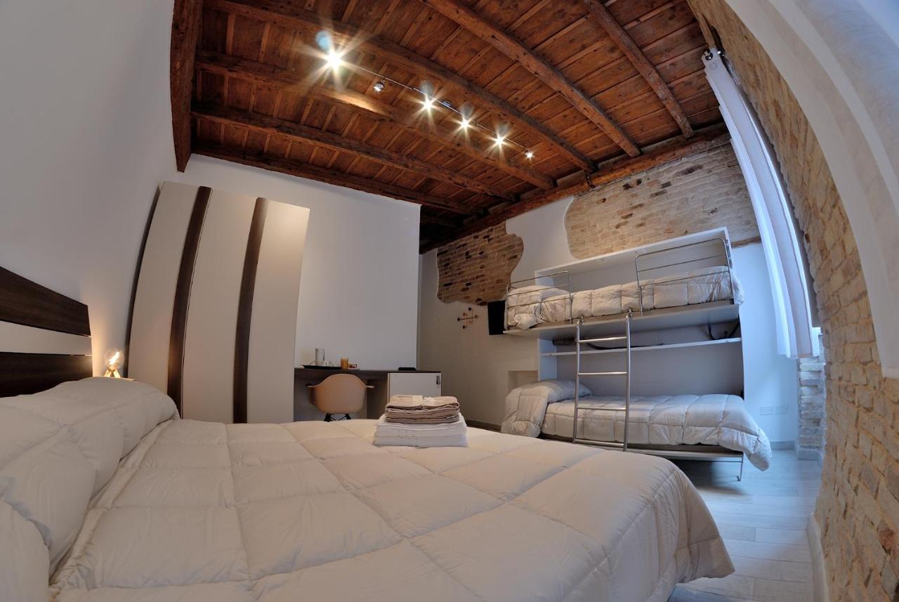 B&B Del Corso Лорето Екстериор снимка